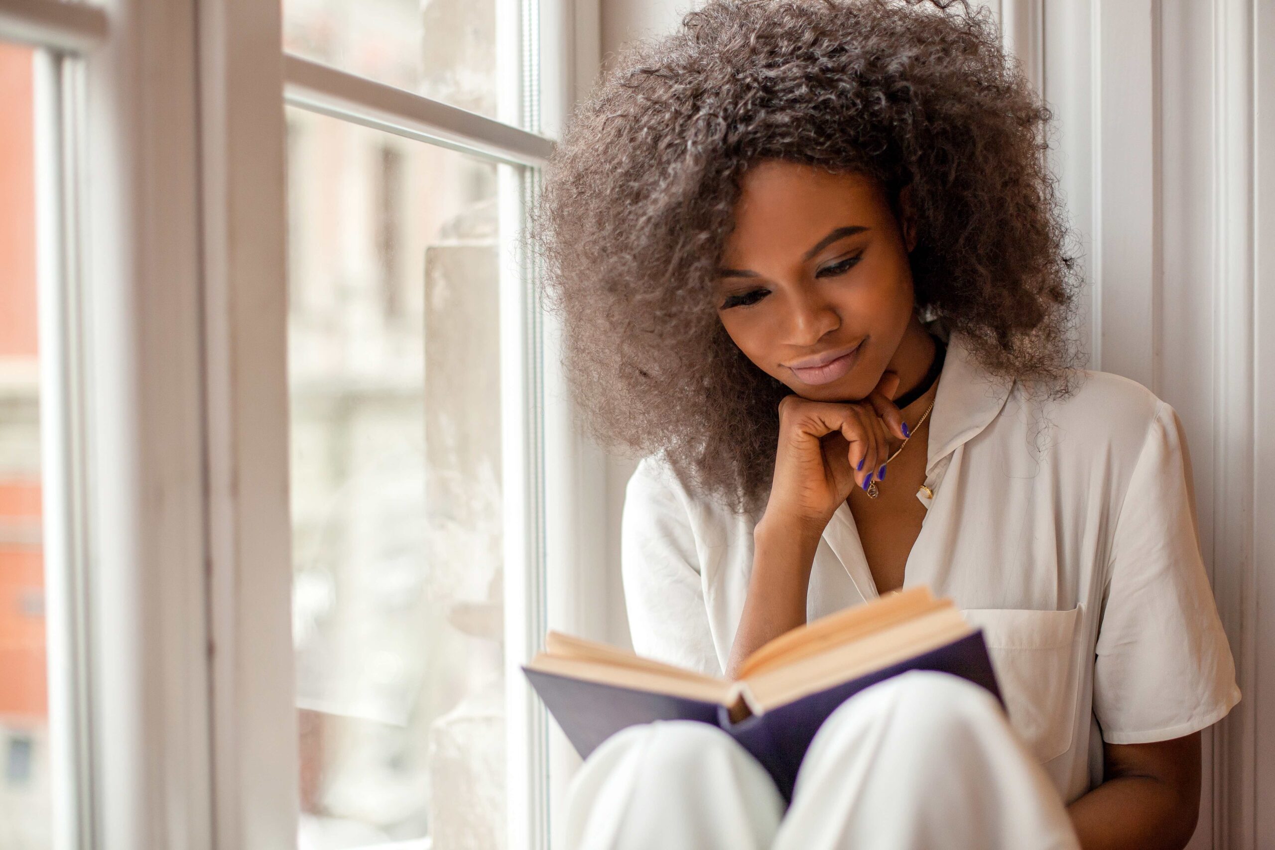 10 Benefits of Reading: Why You Should Read Every Day - Cushing-Malloy - read the world god only knows manga