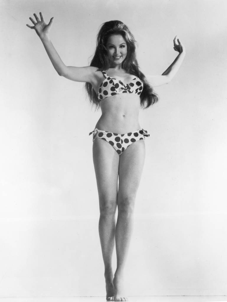 10 Sexy Julie London Bikini Pics - Julie London’s Iconic Hourglass Figure – The Vintage Beauty’s Stats!