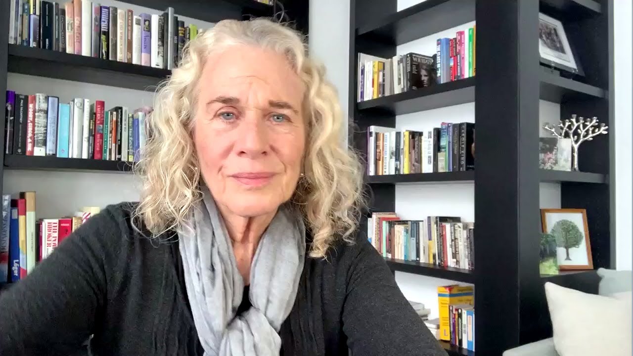 Carole King’s Height: Music Legend’s Enduring Charm
