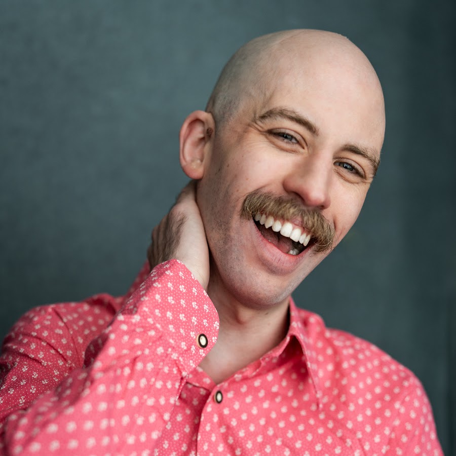 AIdro_mU3OvtemM-YPxbKdv0hPxZSRFDiVXfY-m-eCS6tHOGKxU=s900-c-k - Who Is Michael Loftus? Comedian, Writer, and Political Commentator Unfiltered