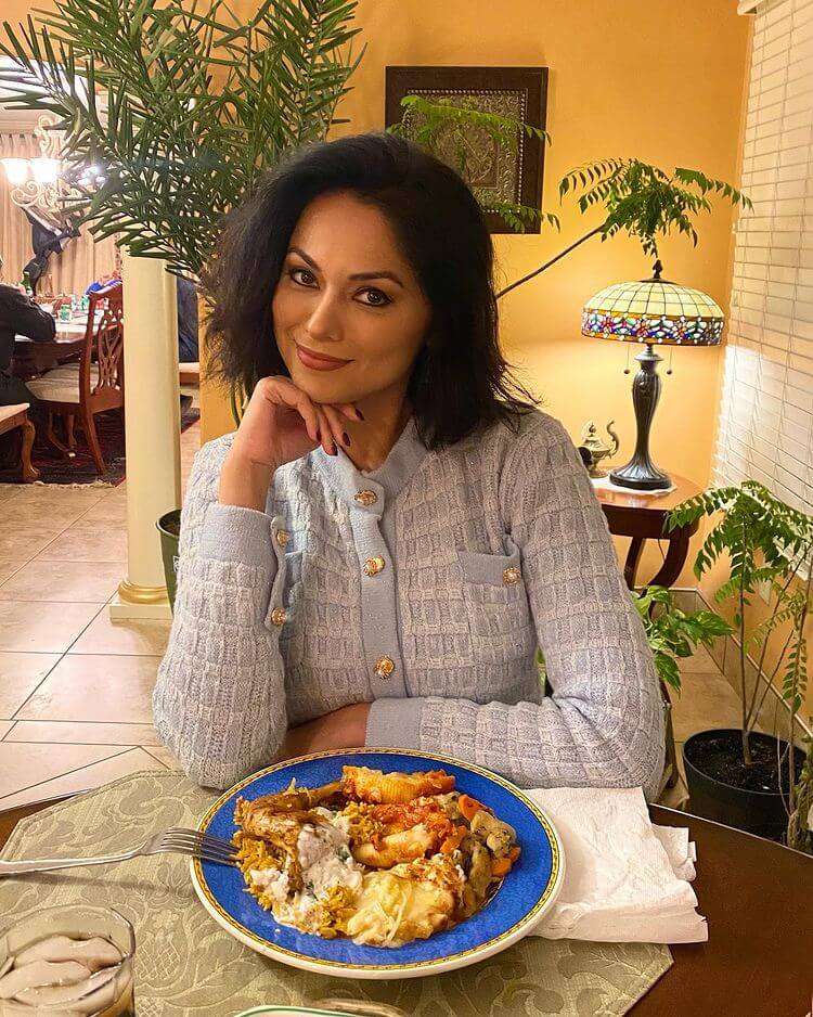 Aishah Hasnie - Wiki/Bio, Age, Net Worth, Salary, Career, Height - How Tall Is Aishah Hasnie? Fox News Reporter’s Height Revealed