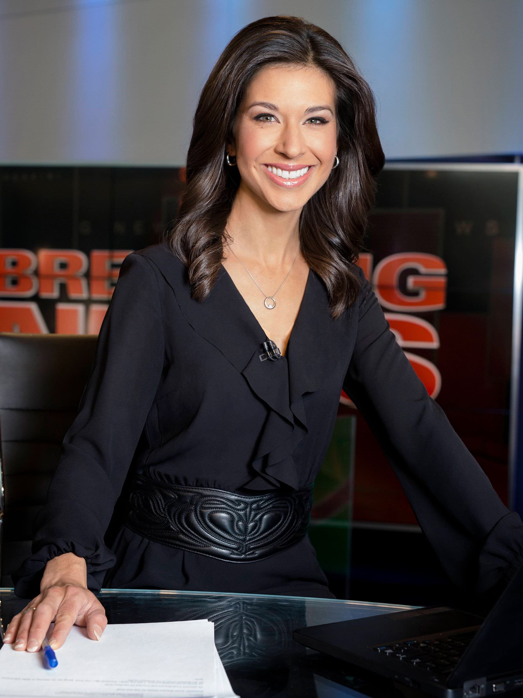 Ana Cabrera : r/gentlemanboners - Ana Cabrera’s Height: CNN Anchor’s Poise and Presence