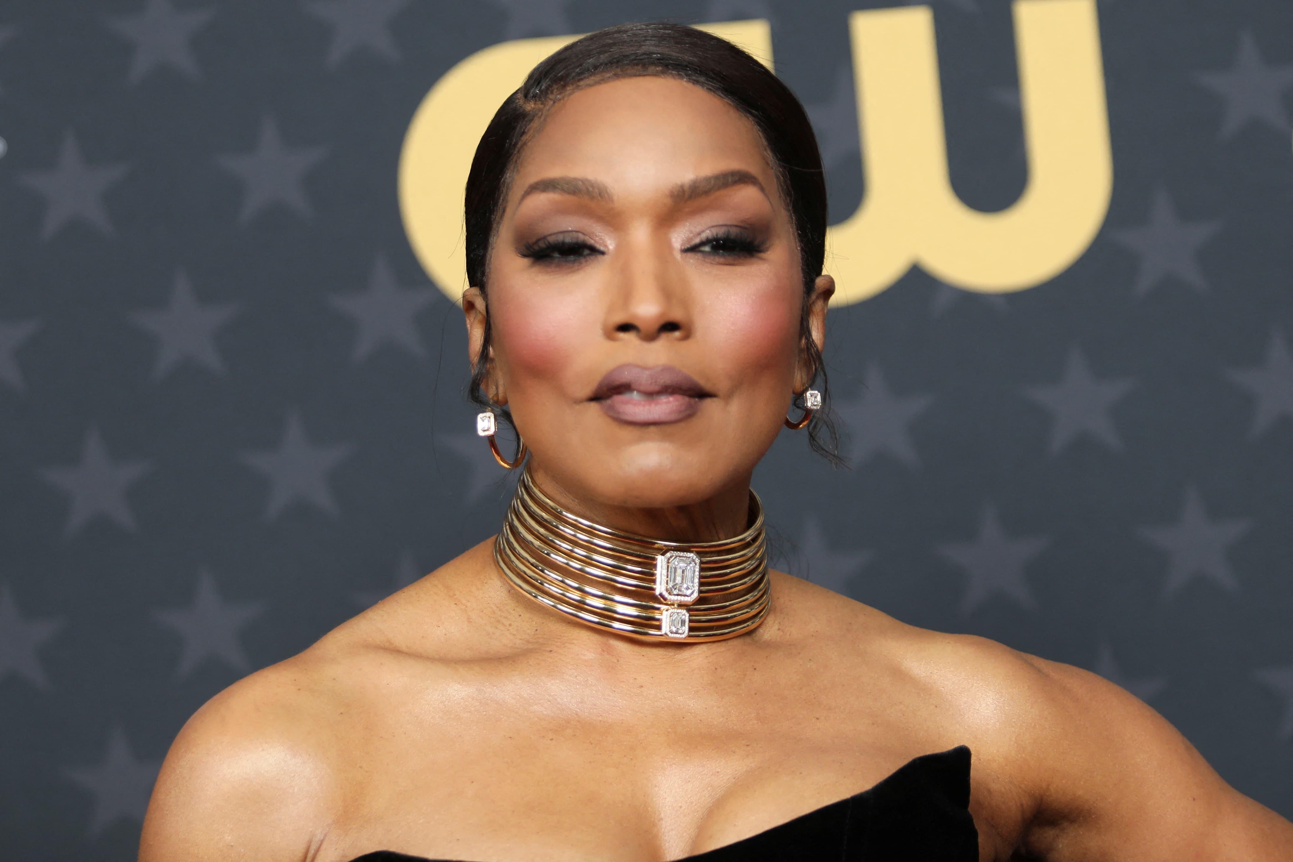 Angela Bassett becomes Marvel's first actor nominated for an Oscar - Angela Oakley’s Age: Meet Charles Oakley’s Wife