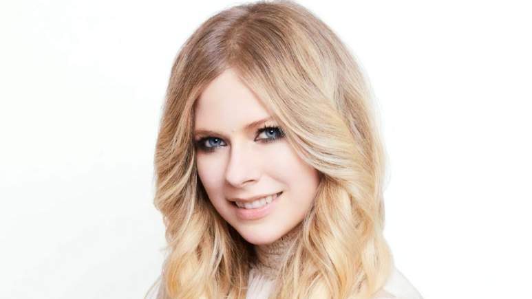 Avril Lavigne Height, Weight, Body Measurements, Bra Size, Shoe Size - How Tall Is Avril Lavigne? Pop-Punk Princess’s Real Height