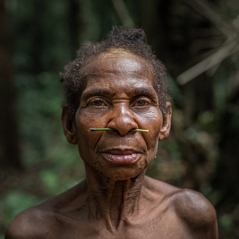 Baka people of Cameroon The inhabitants of the rainforest - baka and test summon the beasts