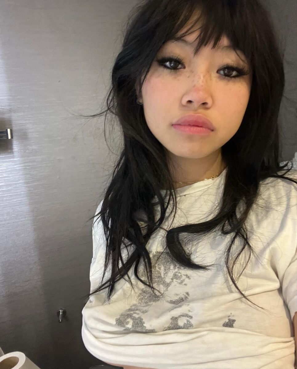 beabadoobee | Beauty, Hair cuts, Pretty people - How Old Is Beabadoobee? Indie Music Star’s Real Age and Rise