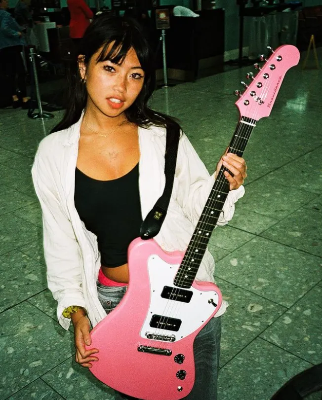 Beabadoobee Height, Weight, Age, Net Worth, Career, And More - CelebeInfos - How Old Is Beabadoobee? Indie Music Star’s Real Age and Rise