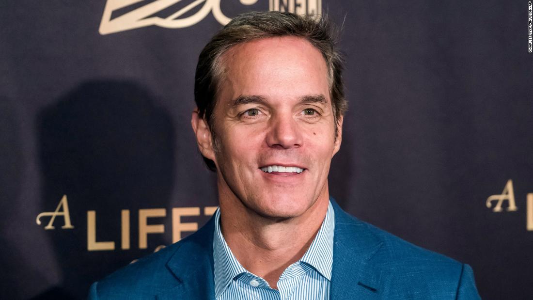 Bill Hemmer to succeed Shep Smith as Fox's afternoon news anchor - CNN - Bill Hemmer’s Height: Fox News Anchor’s Commanding Build
