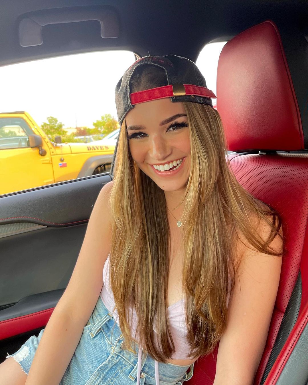 Brooke Monk - Biography, Height & Life Story | Super Stars Bio - Brook Monk’s Height: YouTube Sensation’s Profile