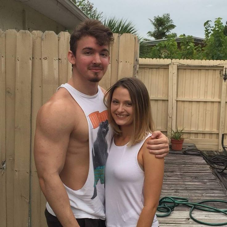 How Tall Is Albert Aretz: YouTuber and Gamer’s Stats
