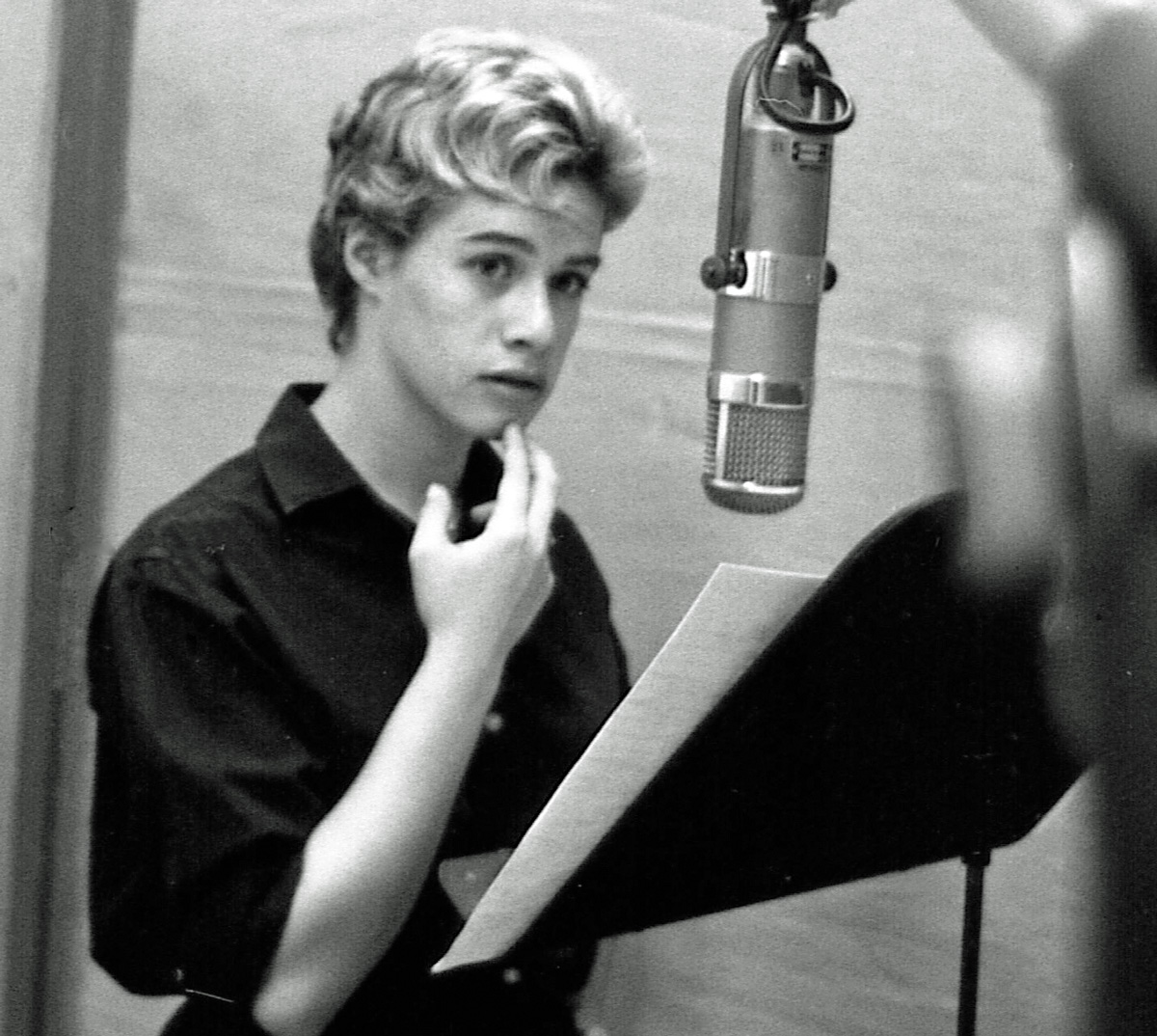 Carole King Is Born - February 9, 1942 - Carole King’s Height: Music Legend’s Enduring Charm