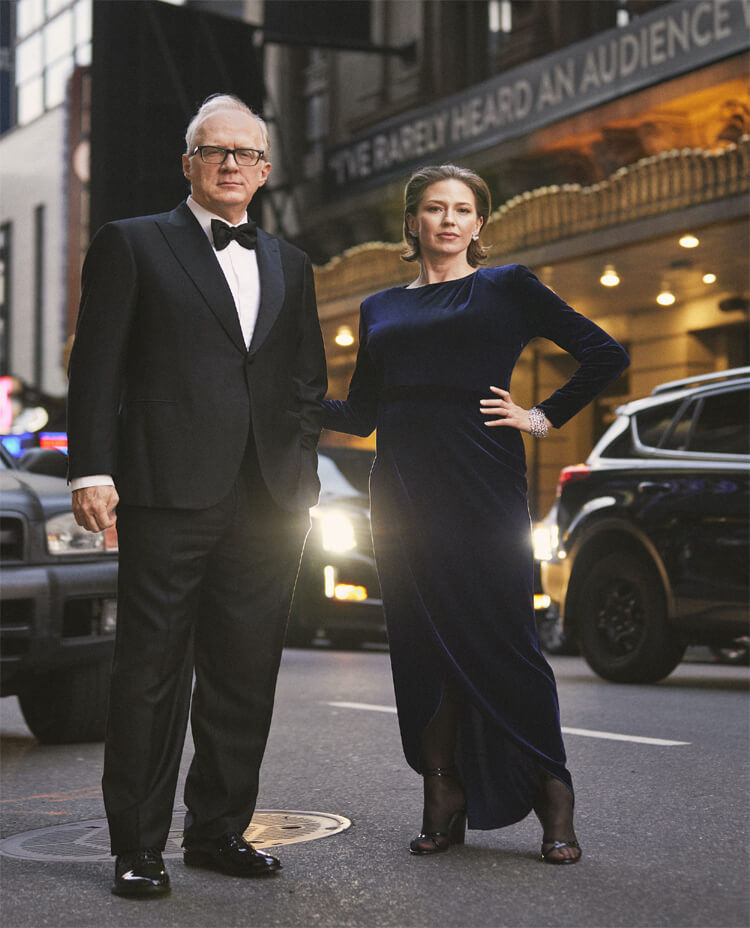 Carrie Coon Biography, Age, Boyfriend, Family - Famous Biography - Who Is Carrie Coon’s Husband? Meet Tracy Letts, the Pulitzer-Winning Playwright and Actor