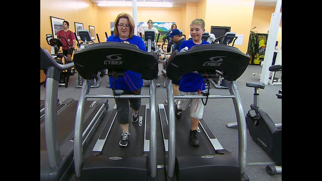 CBS Evening News with Scott Pelley - 12-year-old teaches town to lose - Scott Pelley Age – How Old Is the 60 Minutes Anchor in 2025?
