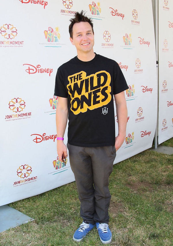 Celebrity Heights | How Tall Are Celebrities? Heights of Celebrities - Mark Hoppus’s Height: Blink-182’s Bassist Stats