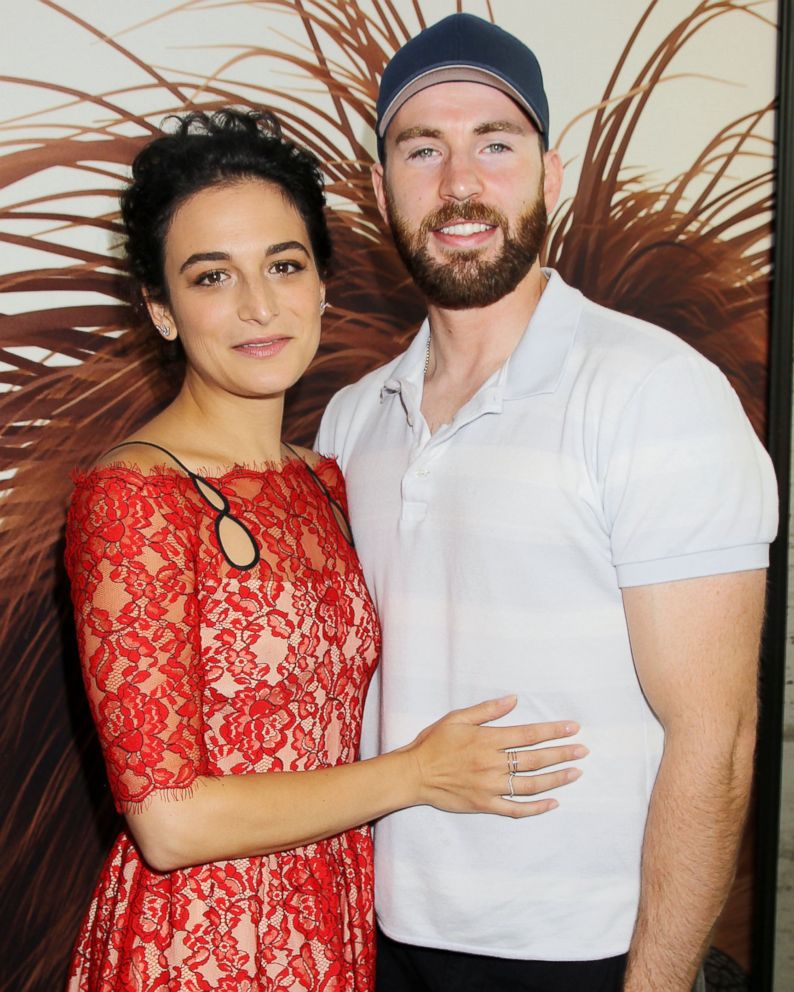 Chris Evans Wife Photo - Who Is Chris Evans’ Wife? Captain America's Leading Lady Revealed