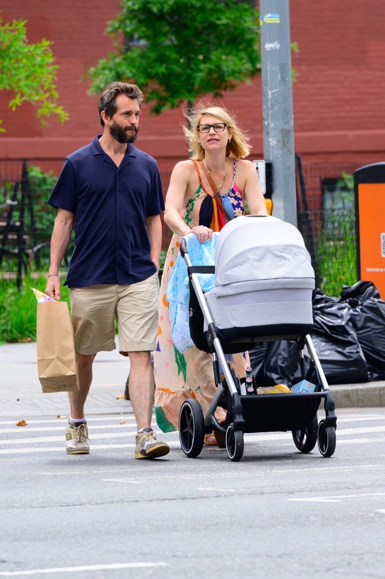 Claire Danes and Hugh Dancy - Out for a Stroll in New York 07/10/2023 - Hugh Dancy’s Height: Hollywood’s Charming Brit