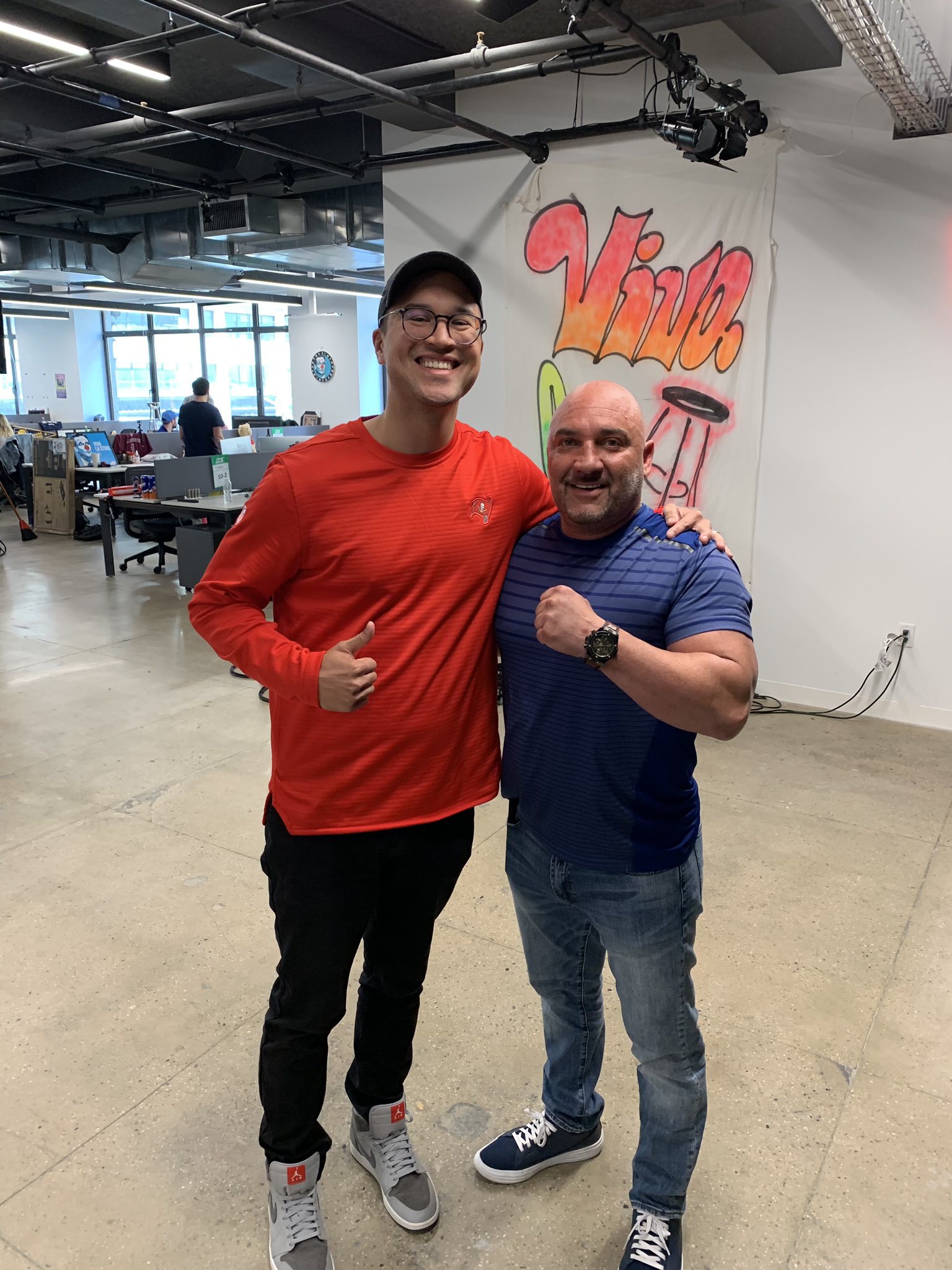 DAT THERE! on Twitter: "@CHEAH_SAY @JayGlazer How tall is Jay Glazer - Jay Glazer’s Height: NFL Insider’s Athletic Edge