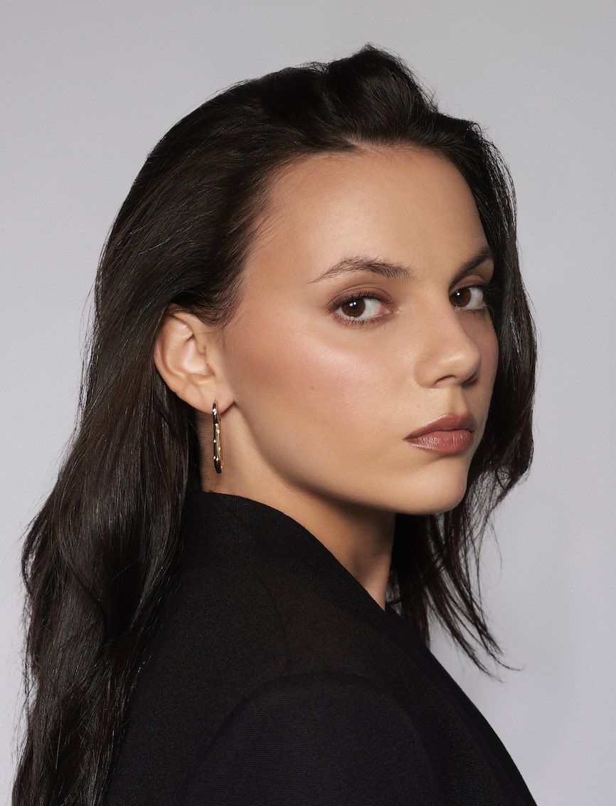 DiscussingFilm on Twitter: "Dafne Keen will star in ‘STAR WARS: THE - Dafne Keen’s Height: Logan’s Young Heroine Revealed