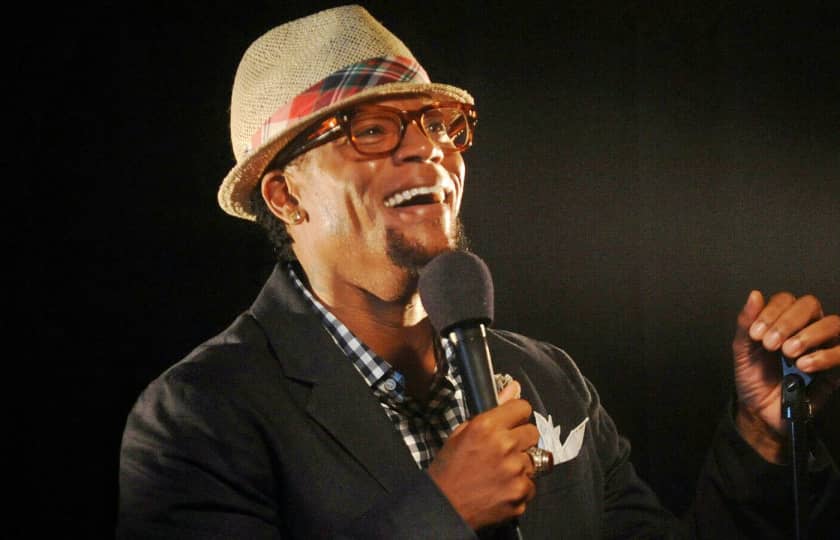 D.L. Hughley Tickets - StubHub - DL Hughley’s Height: Comedy’s Bold Voice Stands Tall