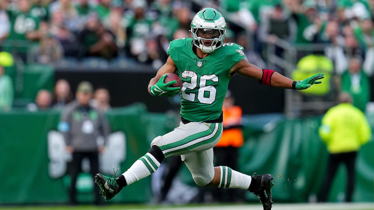 Eagles RB Saquon Barkley Makes NFL History | San Diego Sports 760 - How Tall Is Saquon Barkley? Giants Star’s Height on the Field