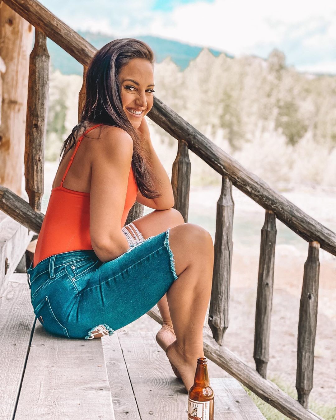 Emily Compagno's feet - Emily Campagno: How Old Is the Fox Favorite?