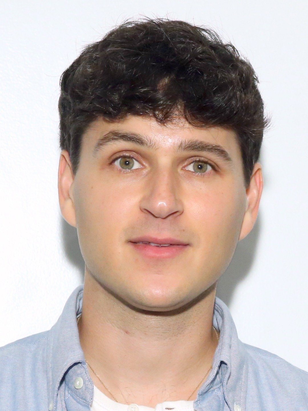 Ezra Koenig - Singer, Songwriter - Ezra Koenig’s Height: Vampire Weekend Frontman Revealed