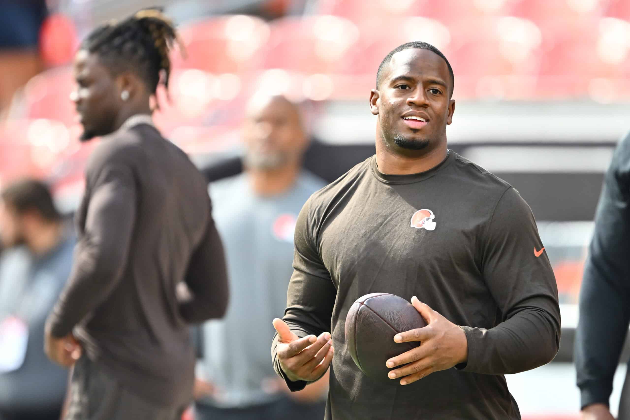Fans React To Sunday's Nick Chubb News - Nick Chubb Height – How Tall Is the NFL Running Back?
