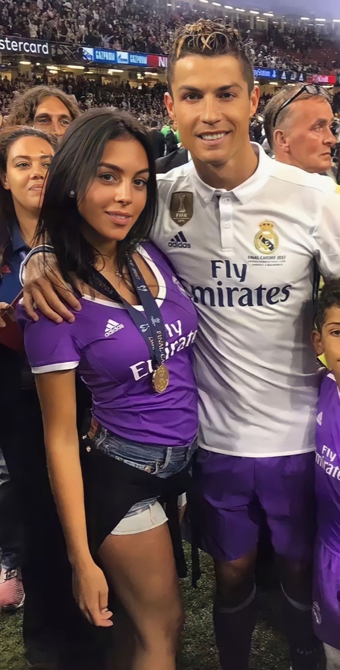 Foto Cristiano Ronaldo, Cr7 Ronaldo, Ronaldo Football, Ronaldo Wife - Who Is Georgia Pregnant With in Season 3? Baby Daddy Theories Explained
