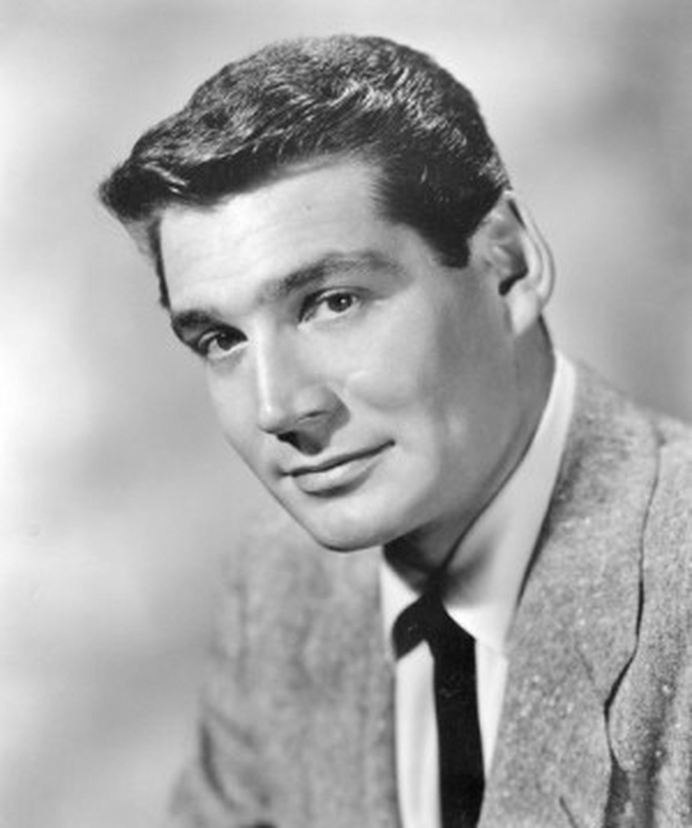 Gene Barry dies at 90; star of 'Bat Masterson' and co-star of 'La Cage - How Tall Was Gene Barry: Classic TV Icon’s Stature