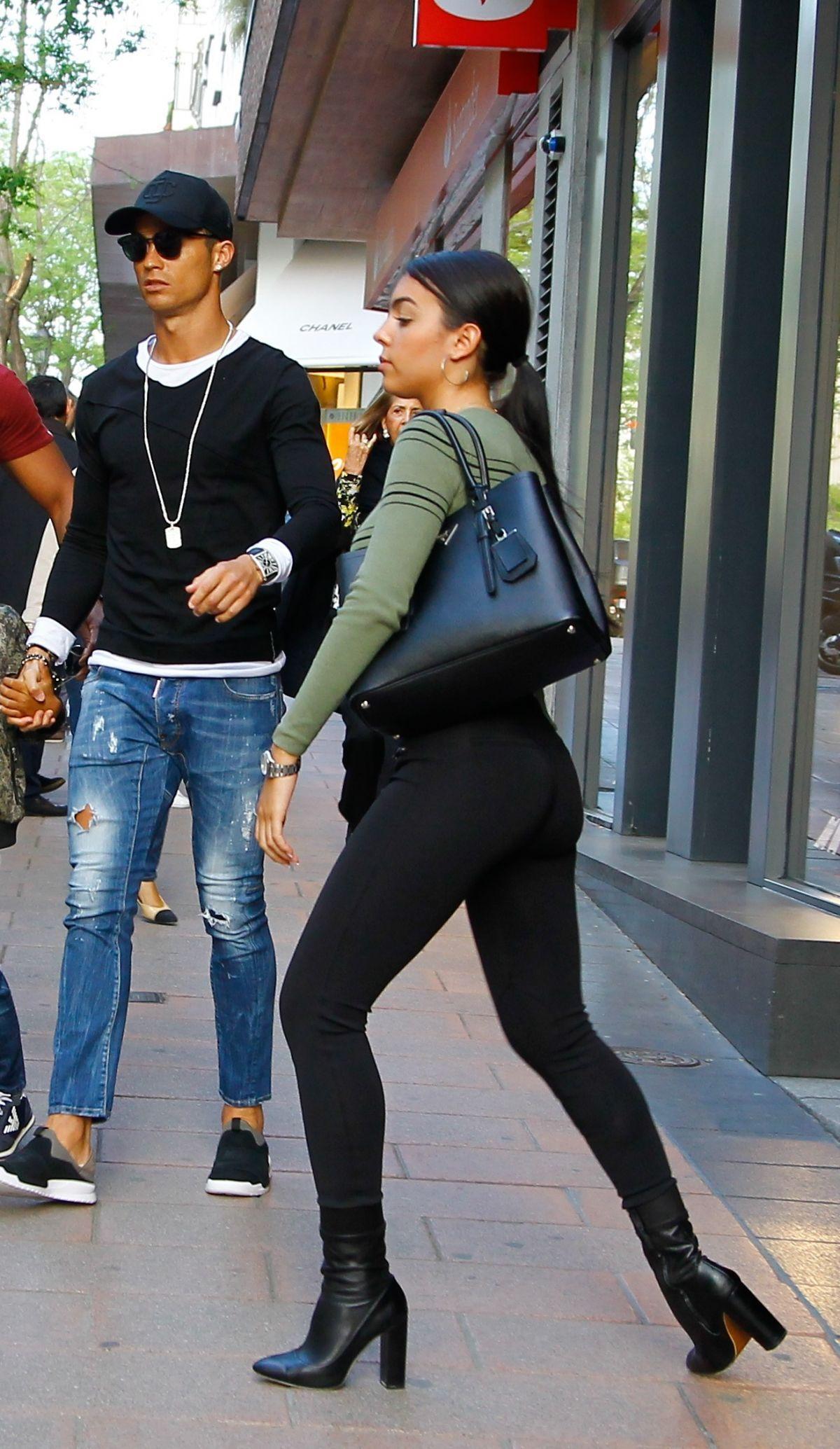 Georgina Rodriguez Wallpapers - Top Free Georgina Rodriguez Backgrounds - Who Is Georgia Pregnant With in Season 3? Baby Daddy Theories Explained