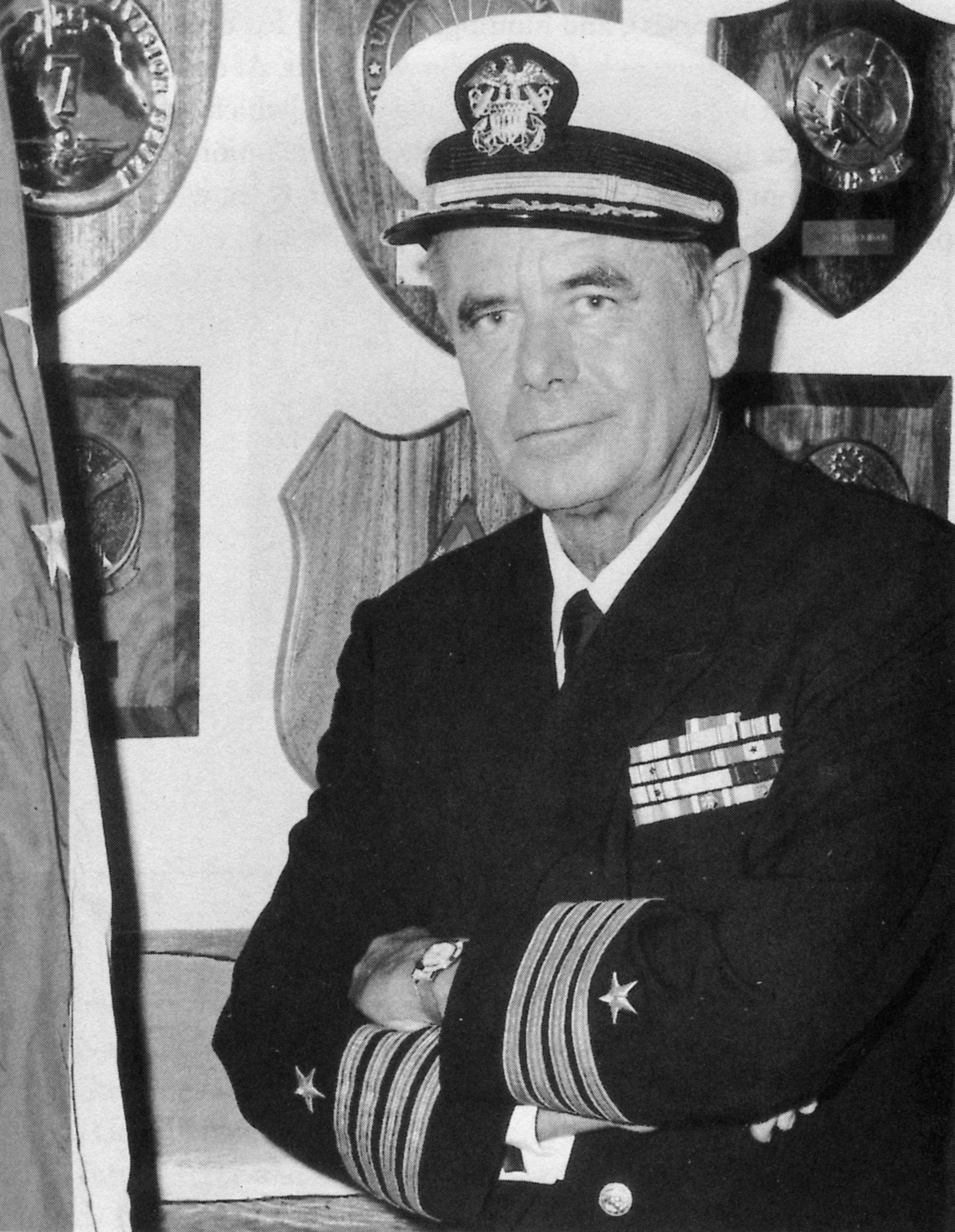 Glenn Ford Biography, Glenn Ford's Famous Quotes - Sualci Quotes 2019 - Glenn Ford’s Height: A Hollywood Legend’s Build