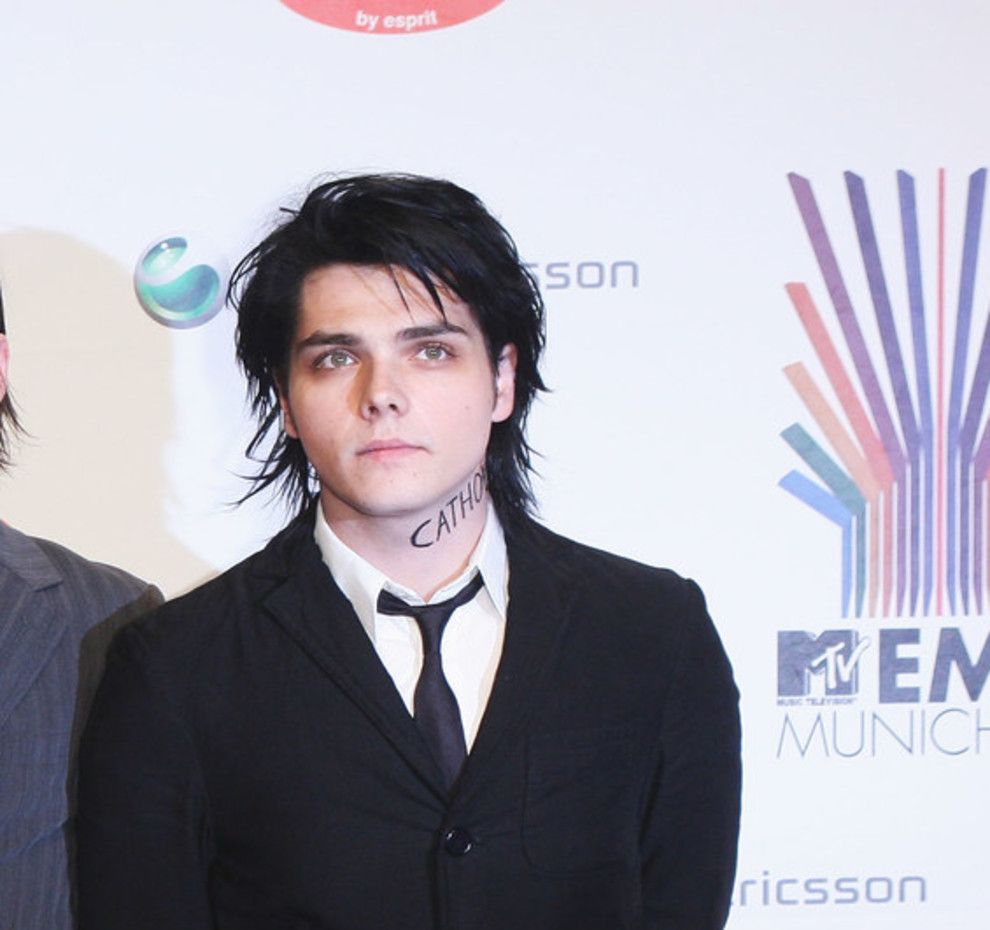 Here Is How 19 Alt-Rock Stars Looked Like In 2007 Vs. Today | Gerard - Gerard Way’s Height: My Chemical Romance’s Leader
