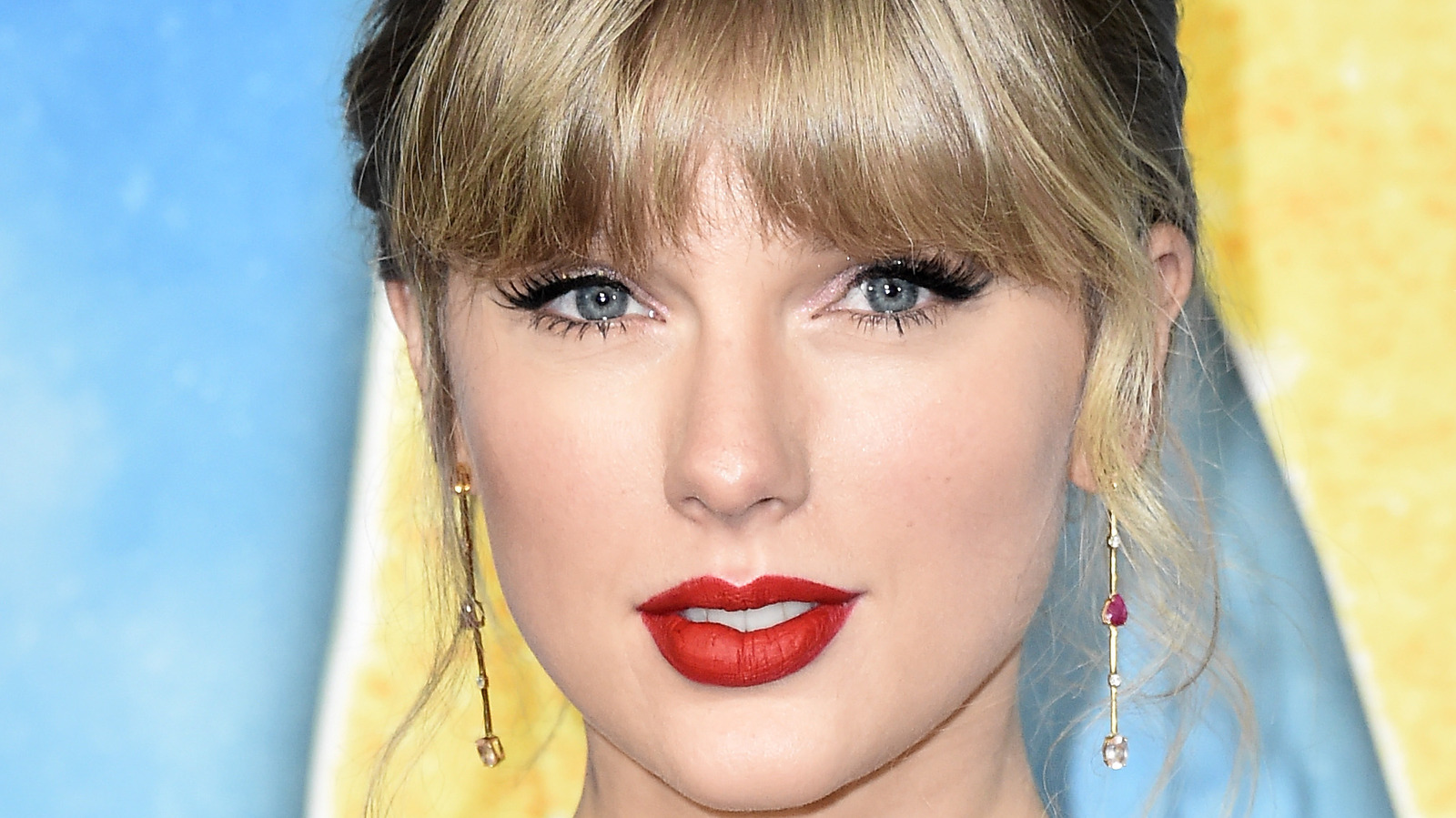 Here's How Tall Taylor Swift Really Is - How Tall Is Taylor Swift? Pop Star’s Height and Stage Presence