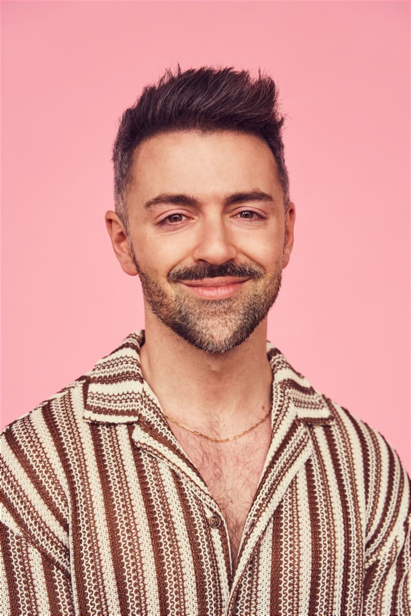 Home - 1883 Magazine - Matteo Lane’s Height: Comedian and Singer’s Bold Persona