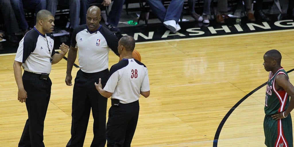 How Much Do NBA Referees Make? - Hoopsbeast - NBA Referee Salary – What Refs Make Per Game and Per Season