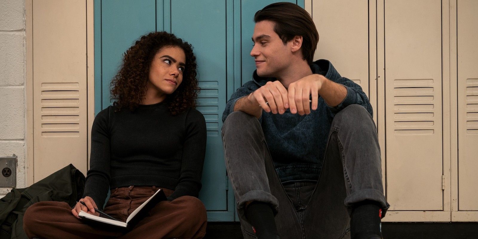 How Old Ginny & Georgia's Actors Are Compared To Their Characters - How Old Is Ginny in Ginny & Georgia? Teen Life Facts