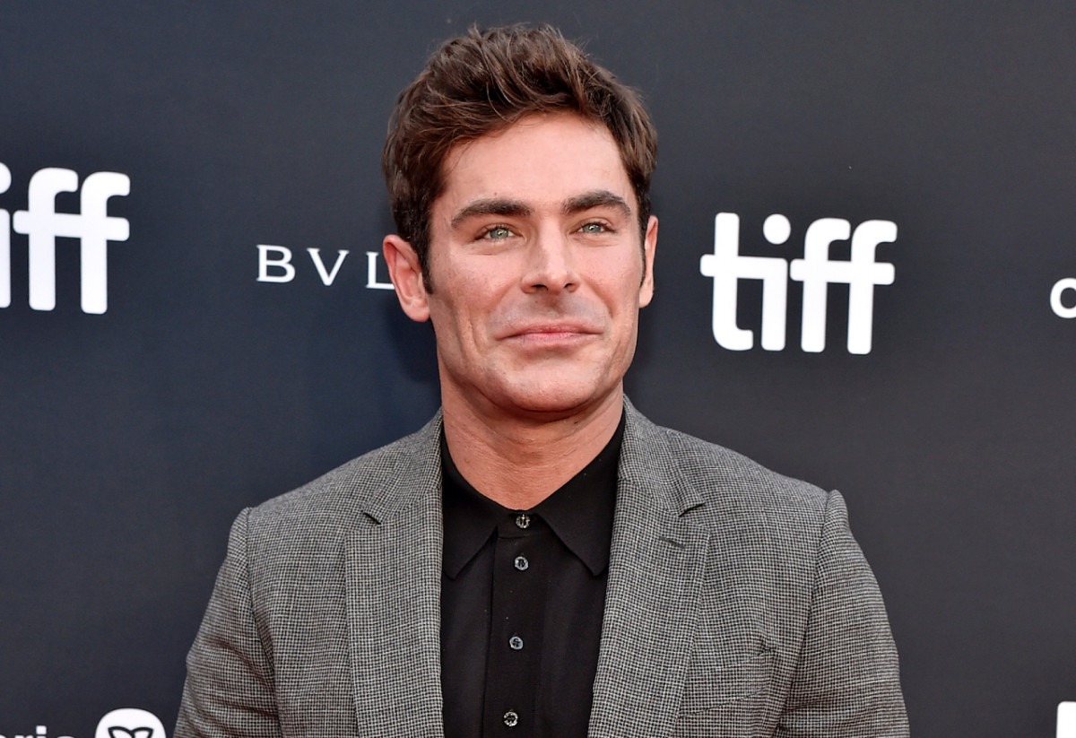 How Old Is Zac Efron 2025 - Ramona E. Hebb - Dylan Efron’s Height: Zac Efron’s Lesser-Known Brother
