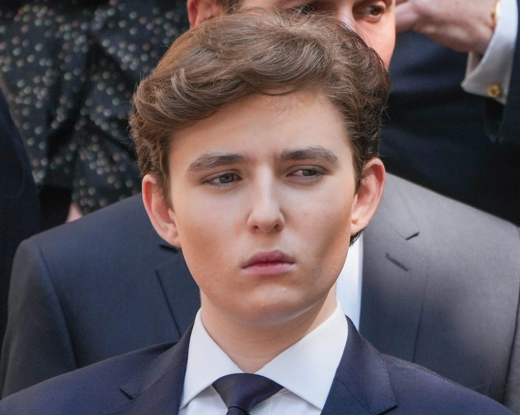 How Tall Is Barron Trump 2025 Growth Chart - Keith J Stoffel - How Tall Is Barron Trump? The Young Trump Towering Over Everyone