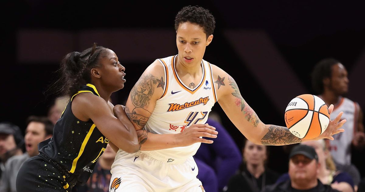How tall is Brittney Griner? Phoenix Mercury star’s height makes almost - How Tall Is Brittney Griner? WNBA Star’s Towering Stature