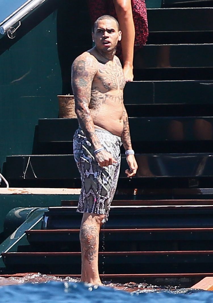 How Tall Is Chris Brown - How Tall Is Chris Brown? Singer’s Height in 2025