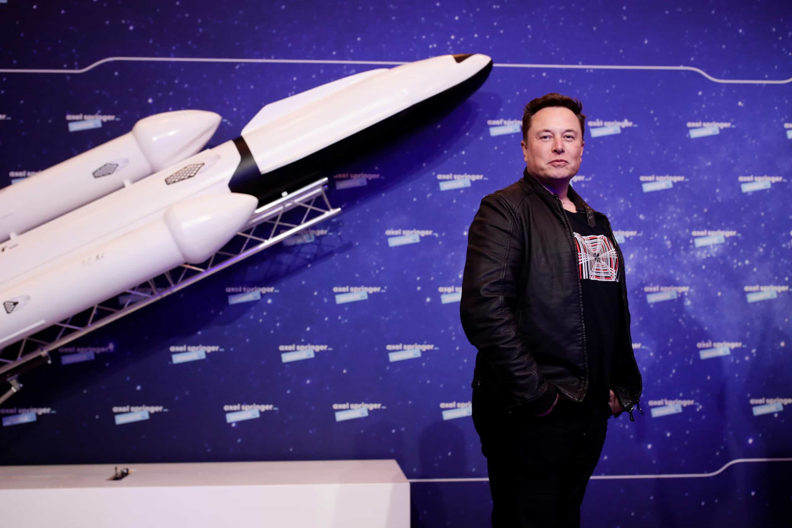 How Tall Is Elon Musk? (His Real Height) - Elon Musk’s Height – How Tall Is the Tech Billionaire?