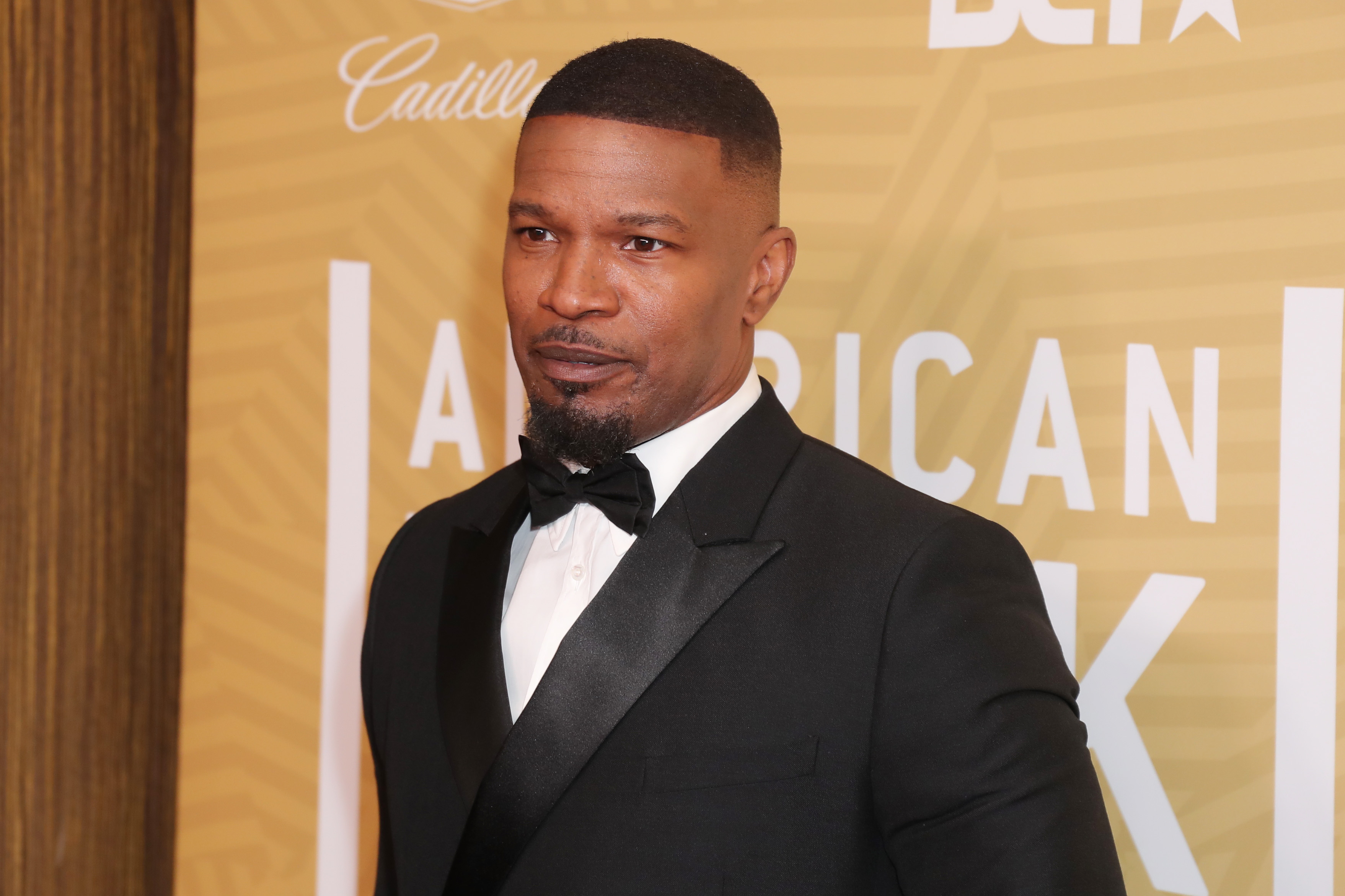 How Tall Is Jamie Foxx - The Juiciest Celebrity Secrets - How Tall Is Jamie Foxx? Actor-Singer’s Height Revealed
