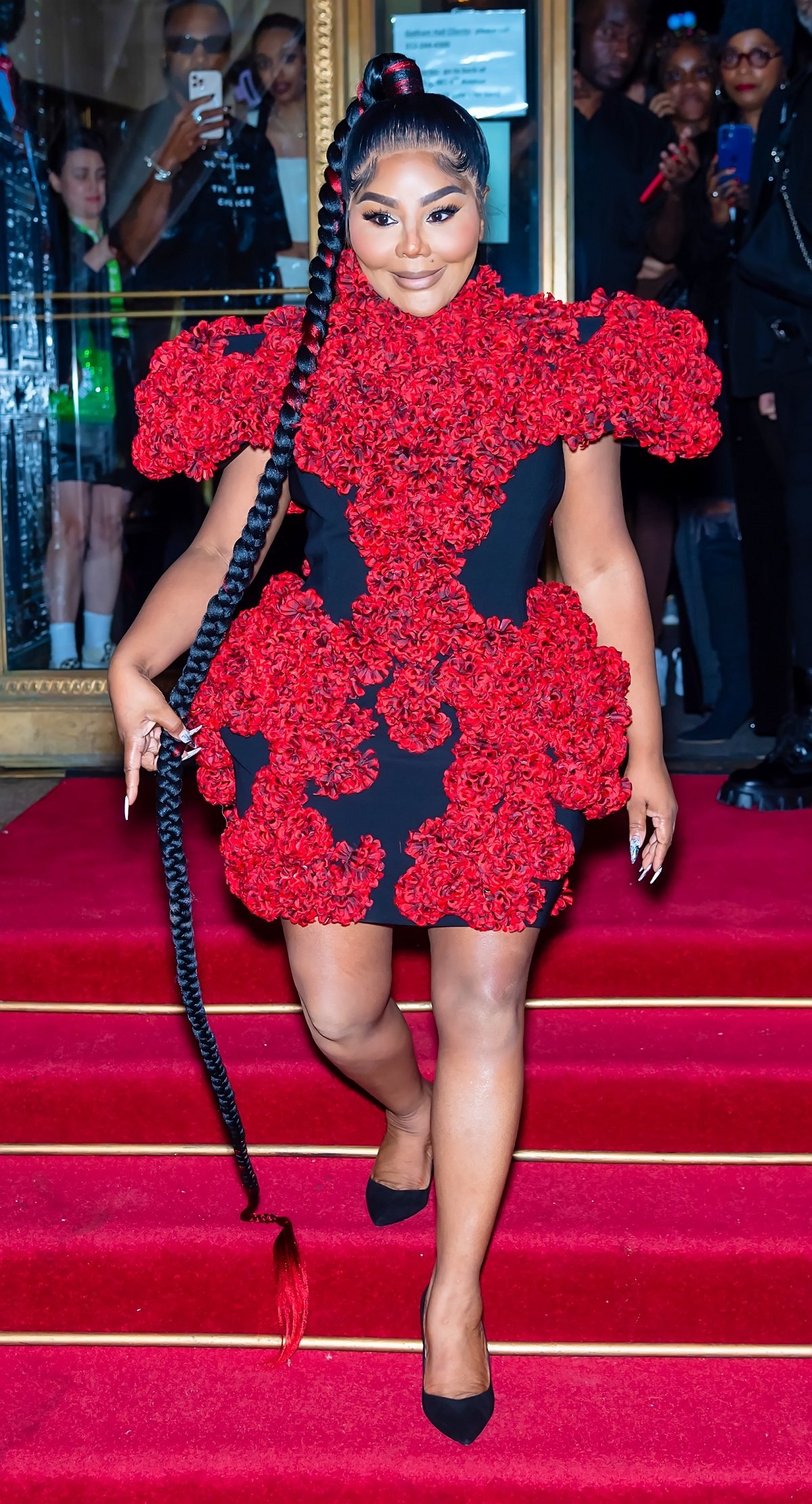 How Tall is Lil' Kim? - Lil' Kim Height – Rap Icon’s Petite Power