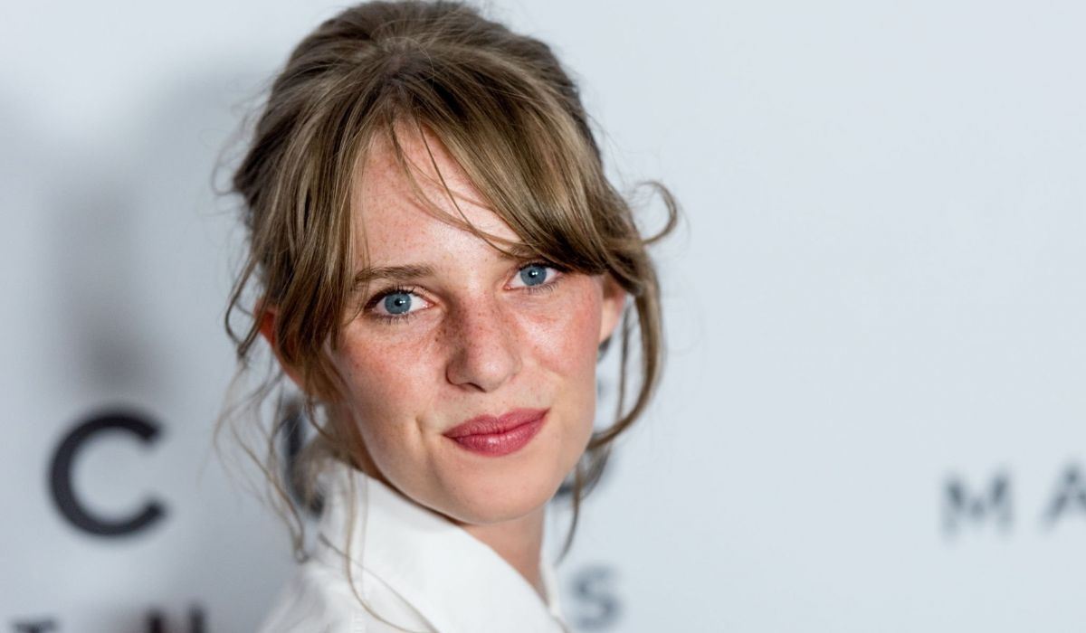 How Tall Is Maya Hawke? Height And Other Basic Facts Revealed! - Maya Hawke’s Height: Stranger Things’ Rising Star