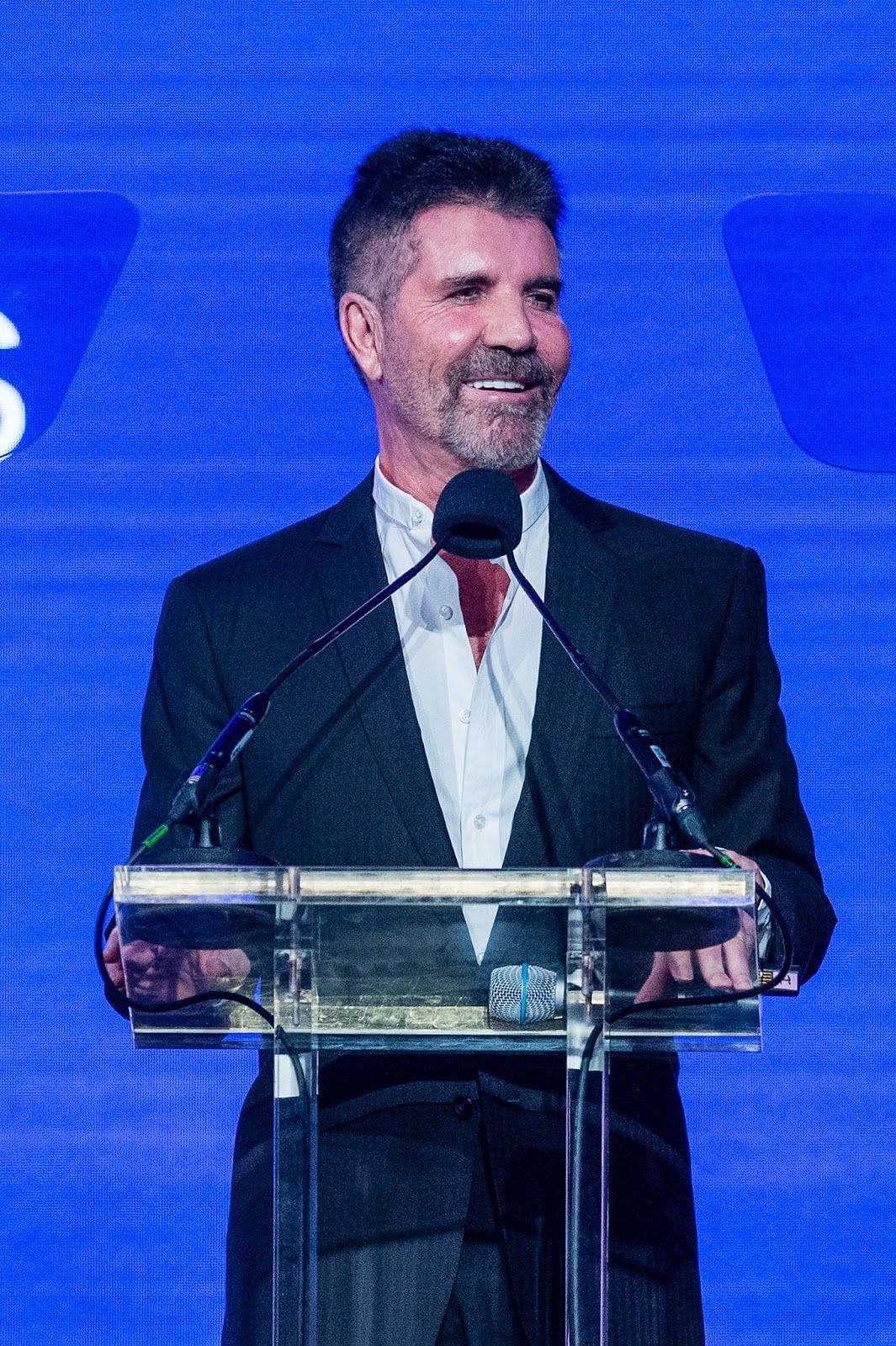 How Tall Is Simon Cowell? Music Mogul’s Height Uncovered