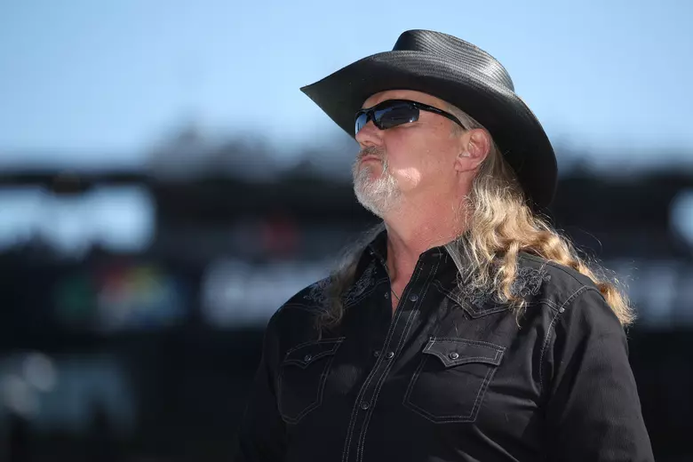 How Tall Is Trace Adkins? Surprising Facts About His Height - Perfectley - How Tall Is Trace Adkins? Country Singer’s Towering Frame