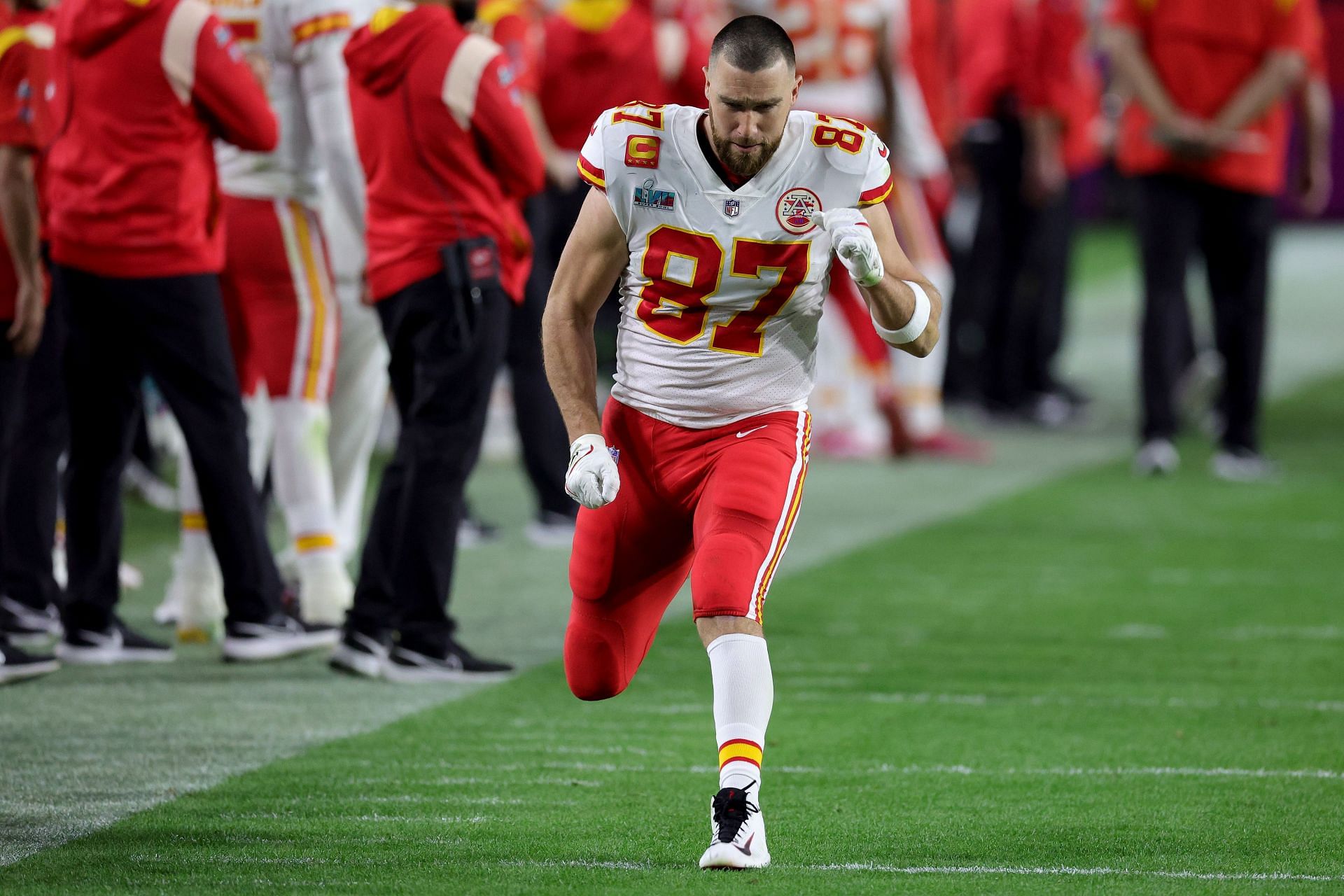 how tall is travis kelce - How Tall Is Travis Kelce? NFL Star’s Height on and off the Field