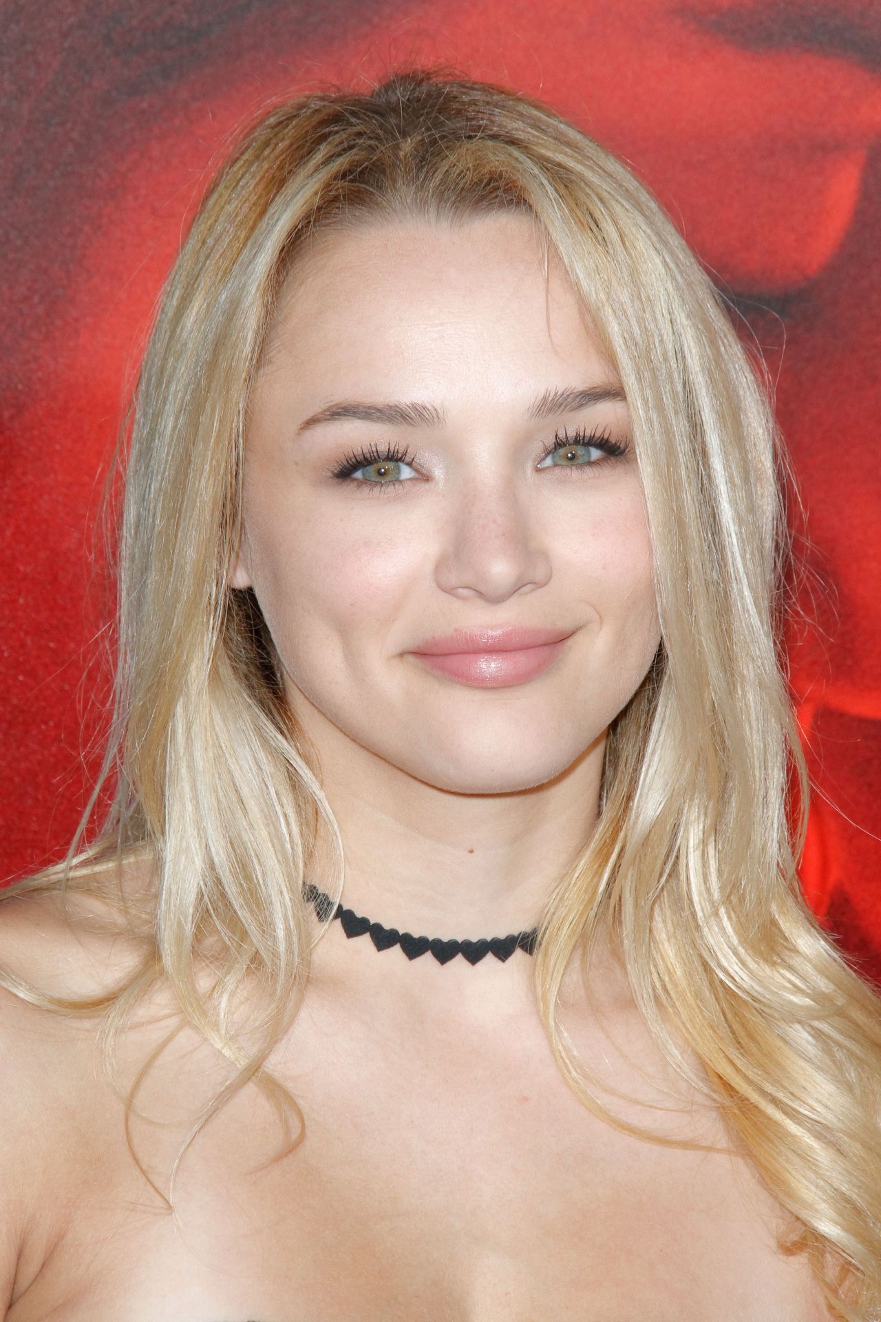 Hunter King – “Unforgettable” Premiere in LA 4/18/2017 • CelebMafia - Hunter King’s Height: Young and the Restless Star