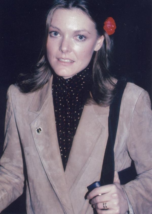 Jane Curtin - For Weekend Update! | Fashion, Girl, Fashion art - Jane Curtin’s Height: SNL Legend’s Classic Presence