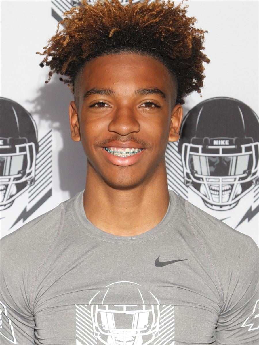 Jayden Daniels Profile Photos - How Old Is Jayden Daniels? Rising Football Star’s Real Age